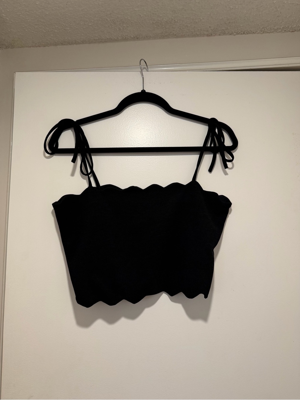 Zara Black Scallop-Edge Tie-Shoulder Crop Camisole